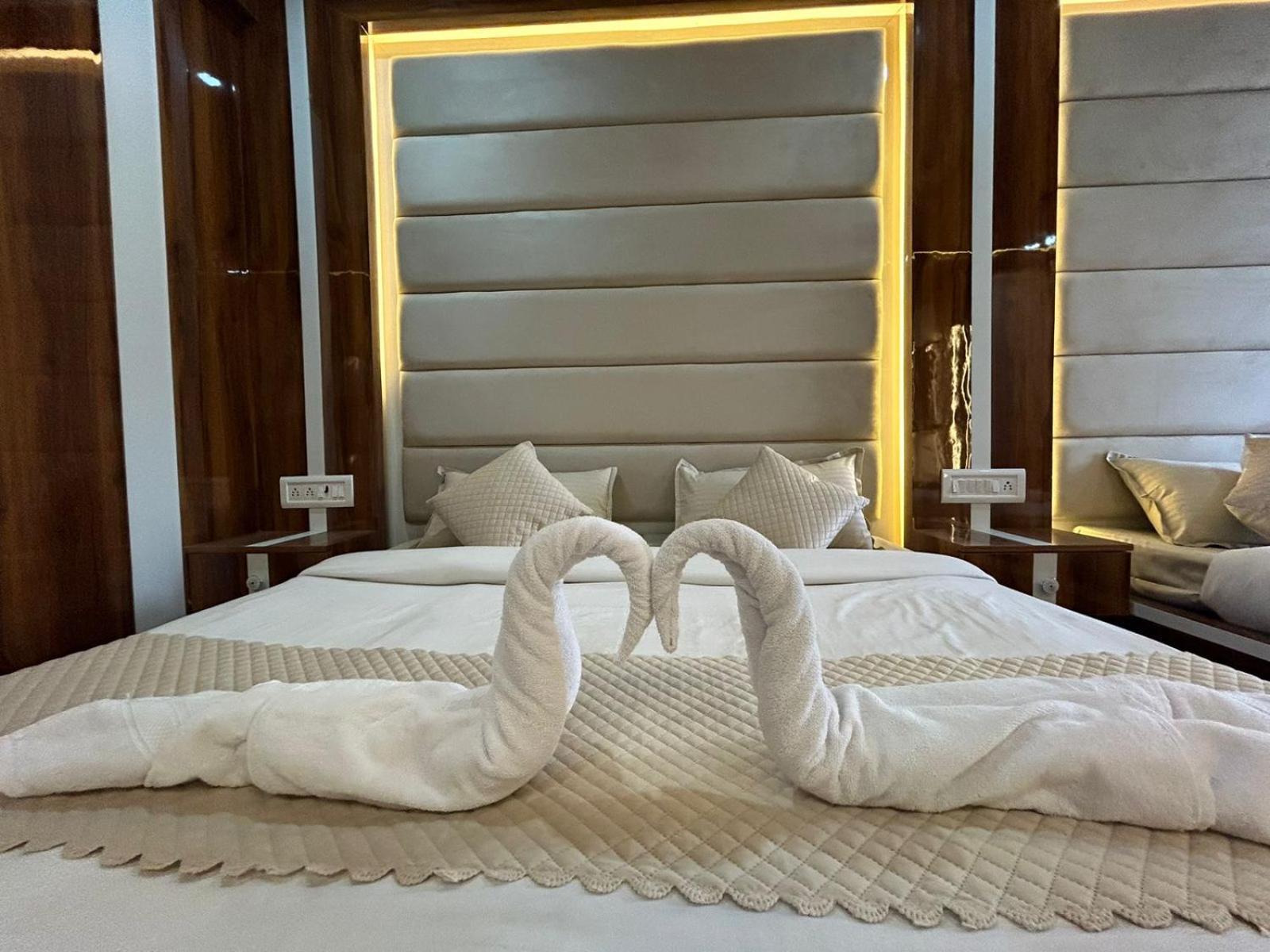 Hotel Dev Ganga Rishikesh Luaran gambar