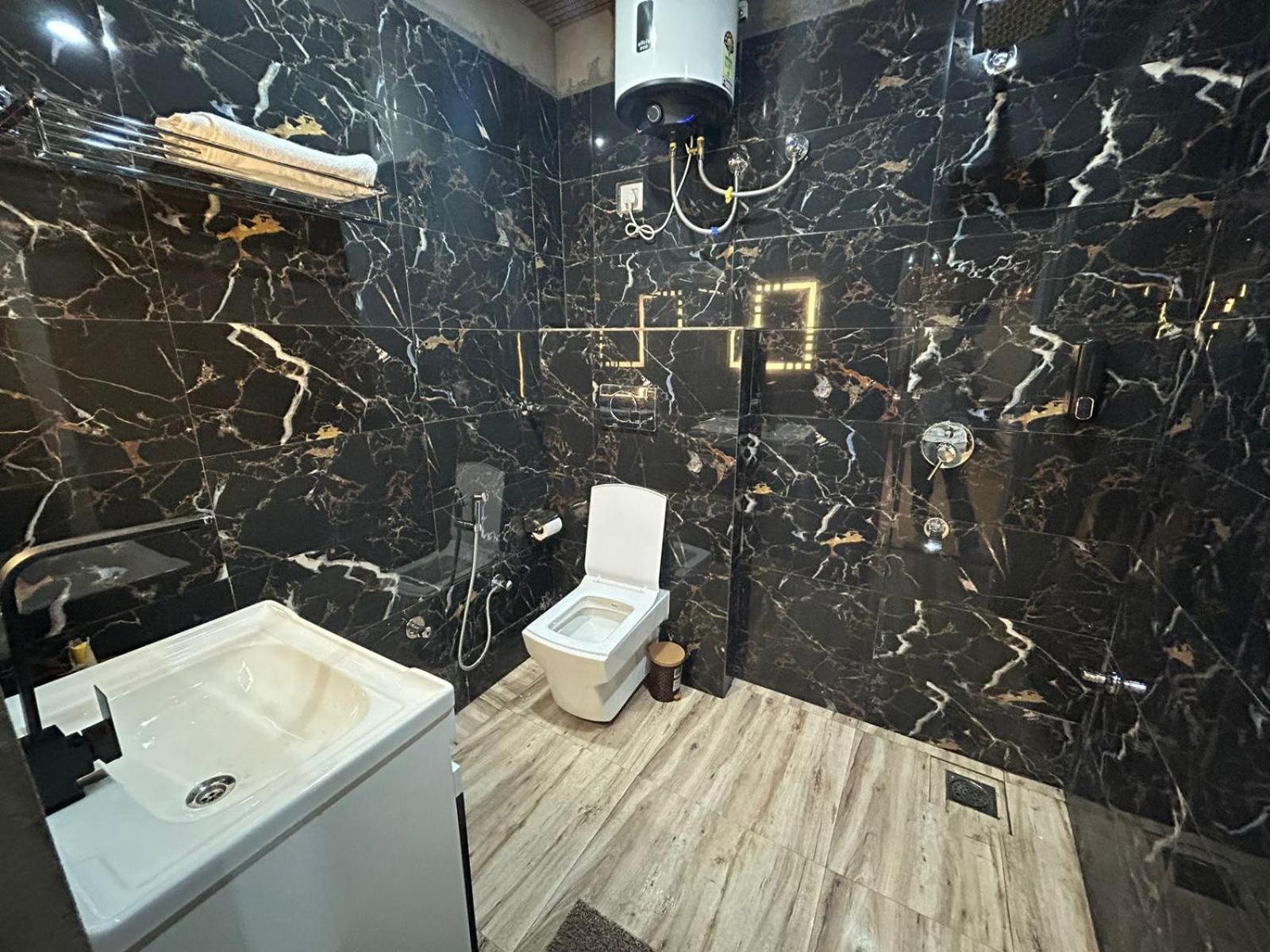 Hotel Dev Ganga Rishikesh Luaran gambar